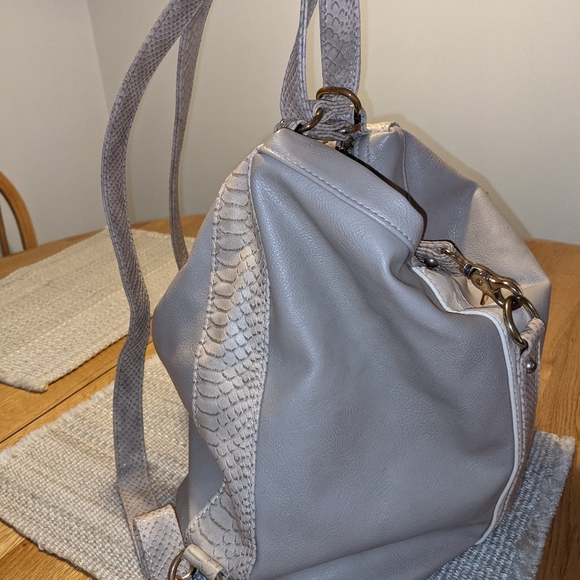 Clarks backpack / shoulder bag - Picture 3 of 3